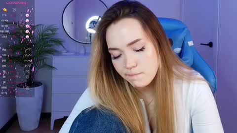 Snapshot of hottease_pvt chatting on 01-26-25, 10:45 hello Im Eva online show from 01-26-25, 10:45