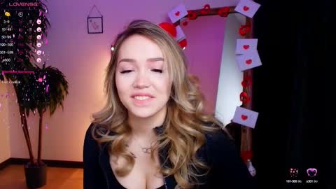 Snapshot of hottease_pvt chatting on 02-12-25, 11:07 hello Im Eva online show from 02-12-25, 11:07