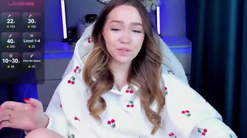 hello Im Eva online show from 11-12-25, 09:53