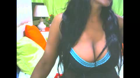 Snapshot of hottesa2019 chatting on 01-19-25, 10:39 THEONE online show from 01-19-25, 10:39