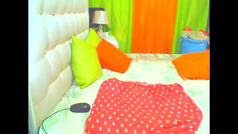 Snapshot of hottesa2019 chatting on 02-25-25, 06:09 THEONE online show from 02-25-25, 06:09