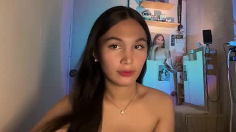 Snapshot of hottie_amari chatting on 04-05-26, 12:57 Amari online show from 04-05-26, 12:57