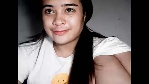 Snapshot of hottie_asianbabe chatting on 06-04-26, 12:00 Leen online show from 06-04-26, 12:00