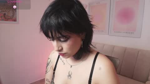 Snapshot of hottie_cami chatting on 07-22-26, 06:43 Camila online show from 07-22-26, 06:43