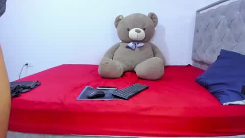 Snapshot of hottie_couplee chatting on 06-20-26, 07:55 Tavo and lucy online show from 06-20-26, 07:55