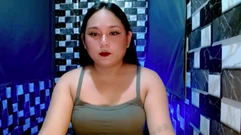 hottie_uzeah21 online show from 06-15-26, 09:33
