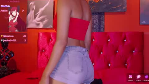 Snapshot of hottie_veronica chatting on 05-18-26, 08:03 Veronica independent model online show from 05-18-26, 08:03