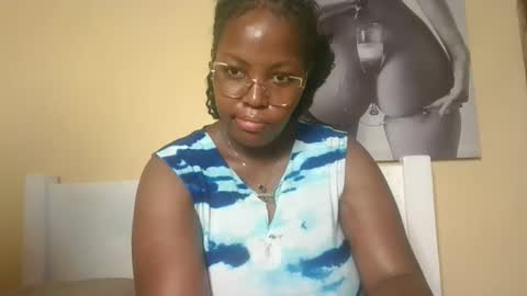 Snapshot of hottiebony chatting on 11-01-25, 04:53 hottiebony online show from 11-01-25, 04:53