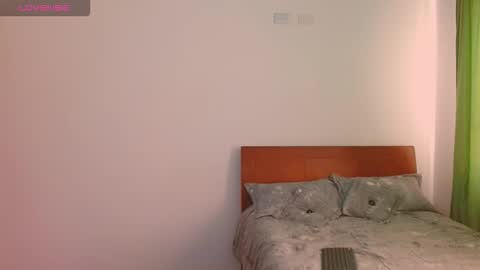 Snapshot of hottieboycrazy chatting on 10-16-25, 05:47 stiven online show from 10-16-25, 05:47