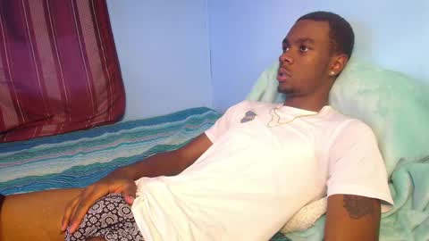 independent Model online show from 04-10-26, 10:14