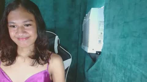 Snapshot of hottiest_luna chatting on 05-17-26, 02:42 hottiest_luna online show from 05-17-26, 02:42