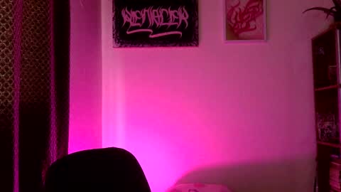 Snapshot of hottietat4u chatting on 02-14-25, 03:58 Tat  online show from 02-14-25, 03:58