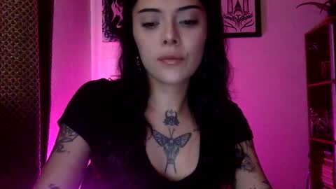 Snapshot of hottietat4u chatting on 02-18-25, 08:47 Tat  online show from 02-18-25, 08:47