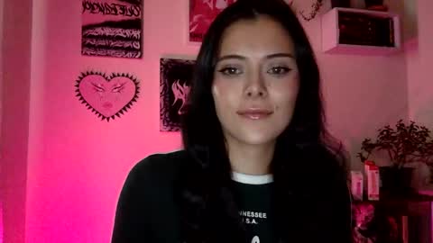 Snapshot of hottietat4u chatting on 10-29-25, 08:32 Tat  online show from 10-29-25, 08:32