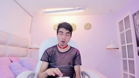 hottiie_guy online show from 12-05-25, 07:10