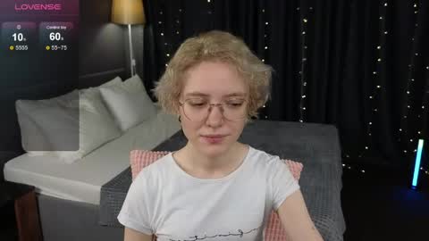 Snapshot of hottokori chatting on 05-12-26, 05:37 Kori online show from 05-12-26, 05:37