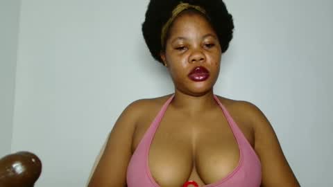 hotty_lora889 online show from 04-23-26, 09:19