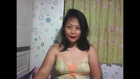 hottyelle1 online show from 04-15-26, 02:35