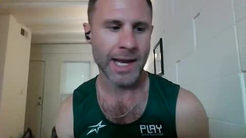 Snapshot of hotwhitedude2026 chatting on 06-11-26, 12:32 hotwhitedude2026 online show from 06-11-26, 12:32