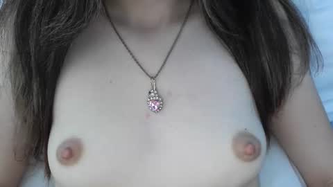 Hotwixx online show from 12-16-25, 01:05