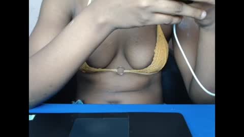 Snapshot of hotxxebony chatting on 04-04-26, 11:57 hotxxebony online show from 04-04-26, 11:57