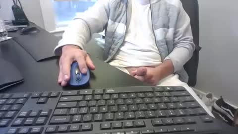 hoverday online show from 10-25-25, 01:07