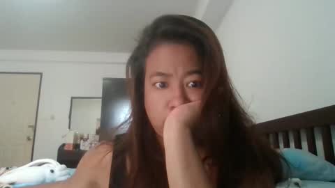 Snapshot of howdykannapat chatting on 11-22-25, 06:23 NIDA online show from 11-22-25, 06:23