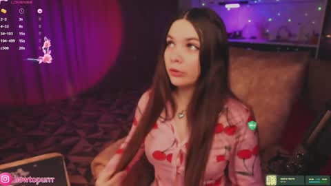 Mia online show from 04-21-26, 05:17