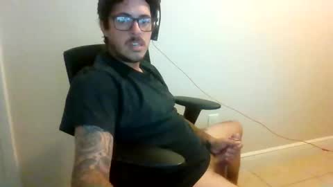 Snapshot of hoyosjay68 chatting on 10-29-25, 03:14 Jay.....jayhoe878 SC online show from 10-29-25, 03:14