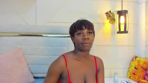 Snapshot of huddah_cam chatting on 03-05-25, 05:39 huddah online show from 03-05-25, 05:39