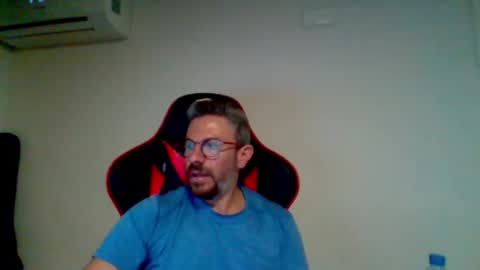 Snapshot of huge__cumshot chatting on 06-12-26, 04:39 huge__cumshot online show from 06-12-26, 04:39