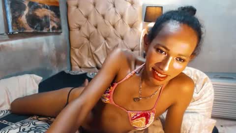 hugecock_caramel online show from 04-18-26, 06:06