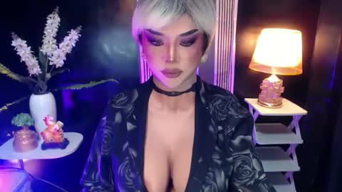 Christine online show from 05-03-26, 12:49