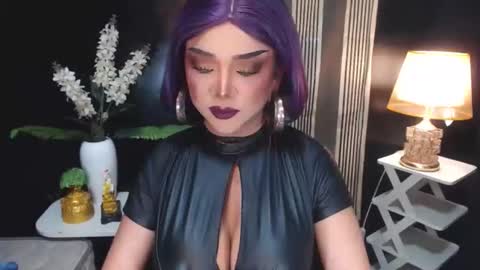 Christine online show from 05-12-26, 05:04