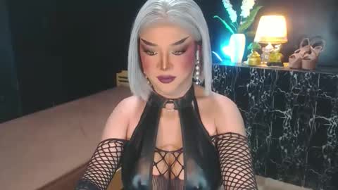 Christine online show from 06-02-26, 06:43