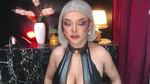Christine online show from 06-04-26, 09:32