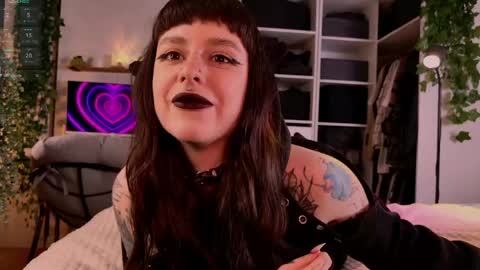 Mika online show from 03-26-26, 07:08