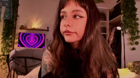 Mika online show from 03-27-26, 03:45