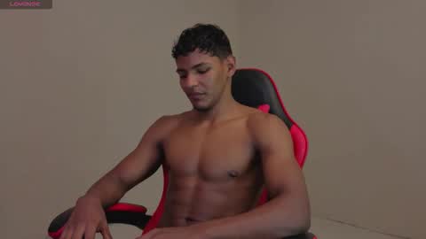 Snapshot of hugo_cano chatting on 02-10-26, 05:17 Hugo Cano online show from 02-10-26, 05:17