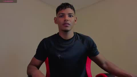 Snapshot of hugo_cano chatting on 02-20-26, 04:07 Hugo Cano online show from 02-20-26, 04:07