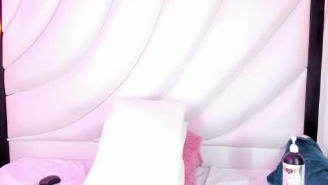 Snapshot of hugo_cooper chatting on 02-18-25, 04:37 HUGO online show from 02-18-25, 04:37