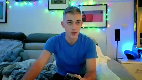 Hugo online show from 12-21-25, 04:36