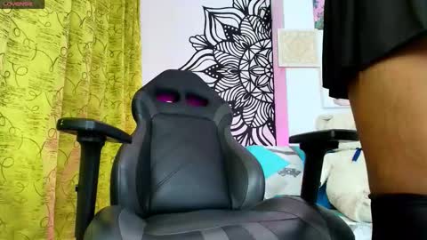 Snapshot of huila97 chatting on 10-09-25, 11:25 elecktra12 online show from 10-09-25, 11:25