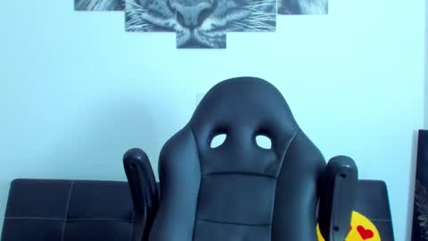 Snapshot of humber_eli chatting on 02-25-25, 02:58 Eli online show from 02-25-25, 02:58