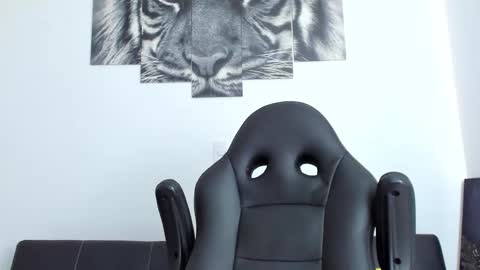 Eli online show from 10-30-25, 03:13