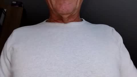 Snapshot of hundeleine chatting on 10-06-25, 06:00 hundeleine online show from 10-06-25, 06:00