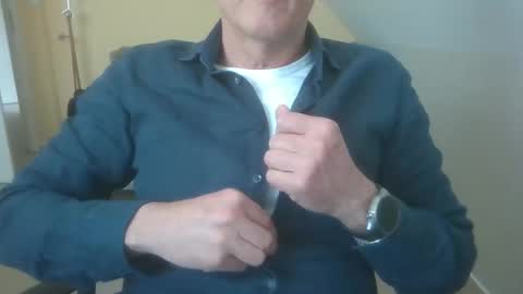 hundeleine online show from 04-01-26, 11:44