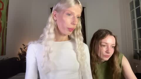 Alice help me reach 100 likes  online show from 04-19-26, 11:31