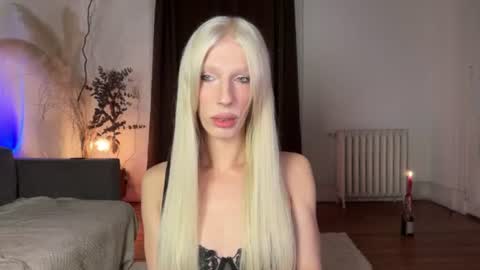Snapshot of hung_angel_xxl chatting on 06-15-26, 10:45 Alice help me reach 100 likes online show from 06-15-26, 10:45
