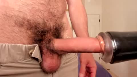 Snapshot of hung_dude_19 chatting on 06-25-26, 12:10 Jackson Woods online show from 06-25-26, 12:10